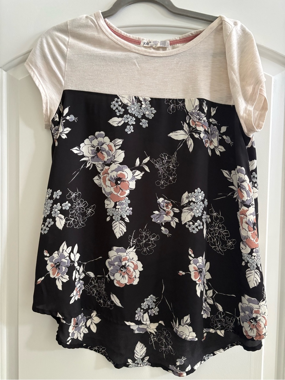 Jolie Black Floral Cap-Sleeve Tunic with Cream Yoke